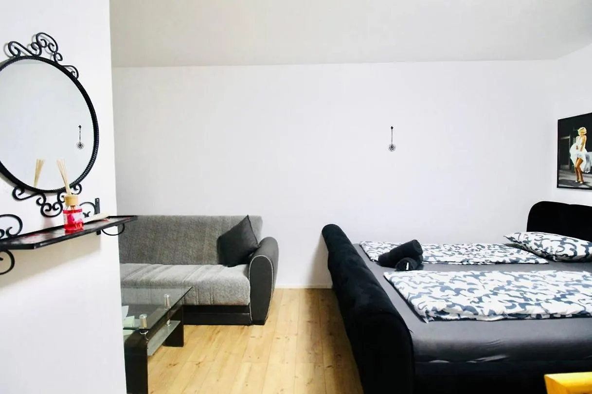 Modern Apartment In Millennium City Area Hs Vienna 0*,