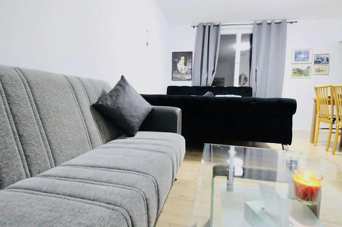 Modern Apartment In Millennium City Area Hs Vienna 0*,  Austria