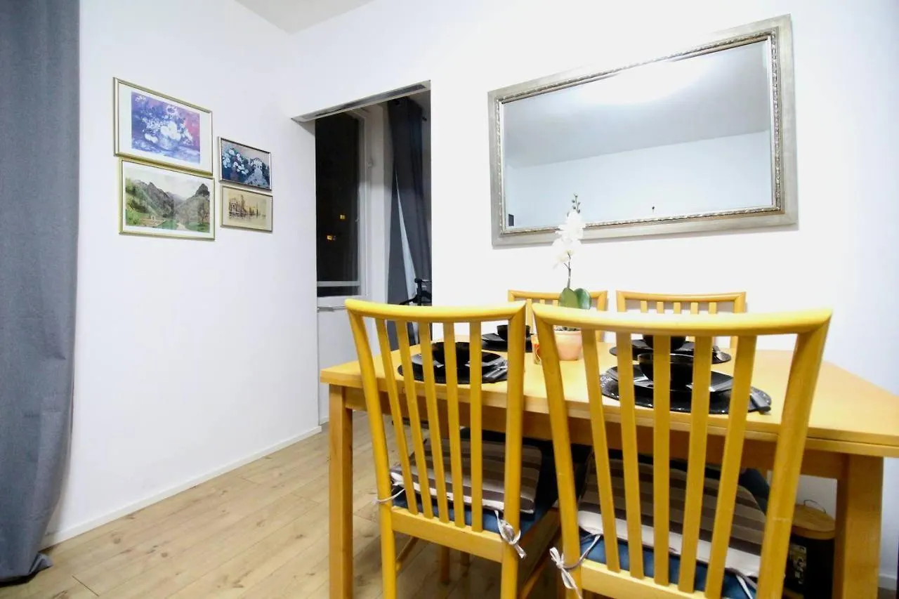 Modern Apartment In Millennium City Area Hs Vienna Austria
