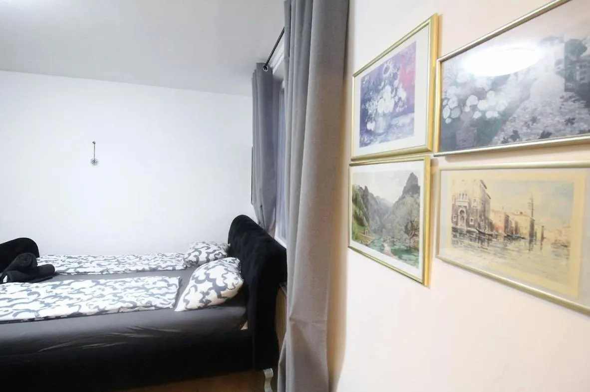 Modern Apartment In Millennium City Area Hs Vienna Austria