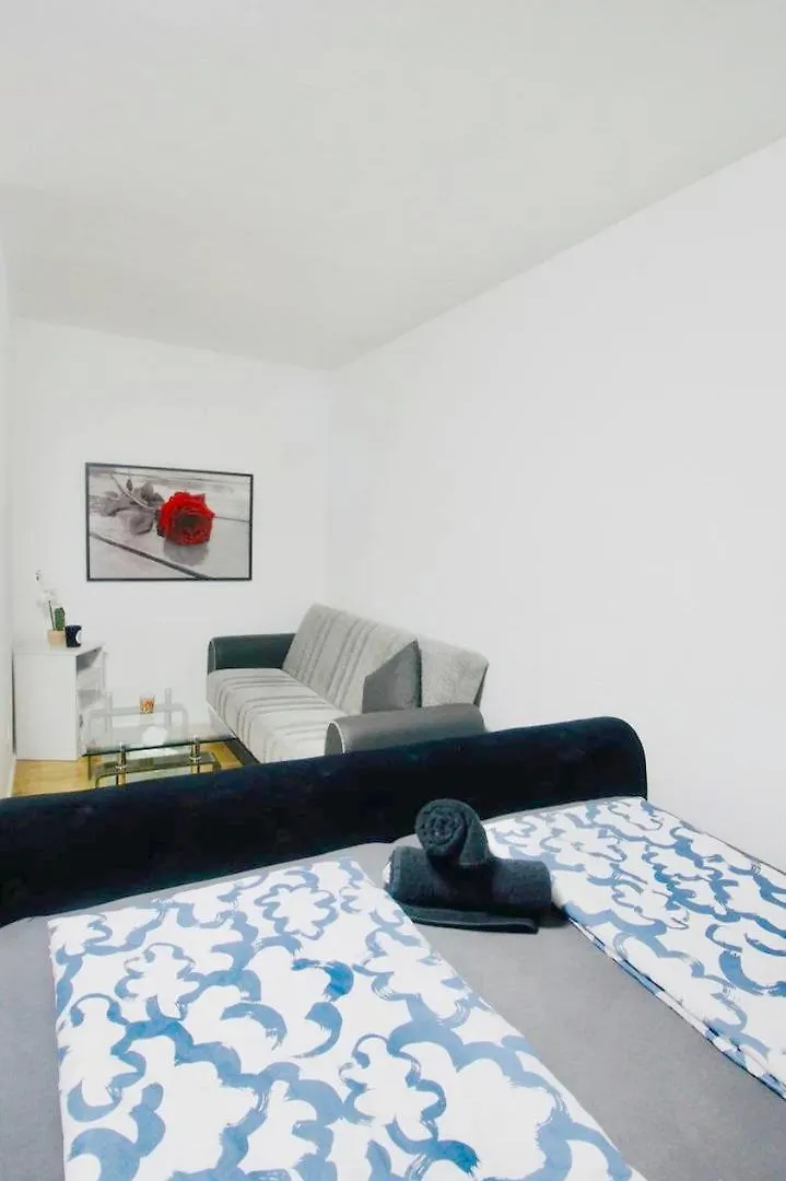 Modern Apartment In Millennium City Area Hs Vienna Austria