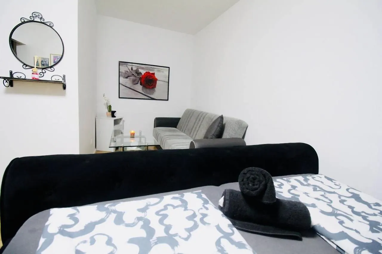 Modern Apartment In Millennium City Area Hs Vienna 0*,  Austria